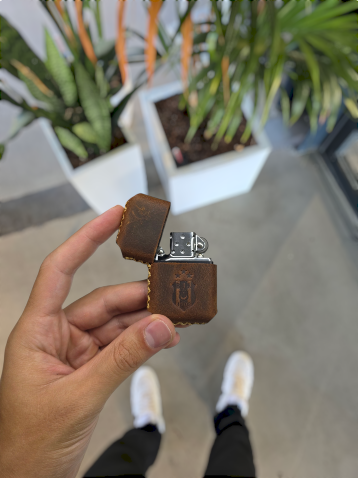 VİSSO Visso 1933 Hakiki Dana Derisi El Yapımı ZİPPO Tarzı Benzinli Çakmak Kılıfı ve Zippo Tarzı Çakmak KAHVE MATRİX BJK LOGO