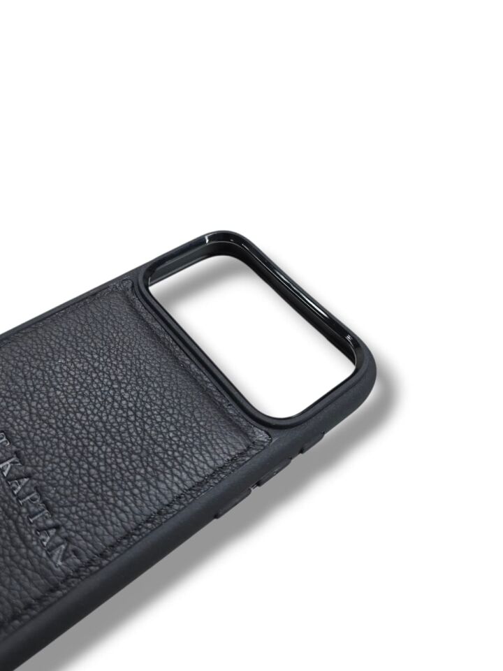 İphone 17 PRO Model Uyumlu SİYAH GUTTY Hakiki Deri İsme Özel Ücretsiz Kişiselleştirme Seçeneği İle Kadın Erkek Kullanım premium  Tam Uyumlu Silikon Kılıf Ücretsiz Kargo Visso Leather Geçek Orjinal Dana Derisi