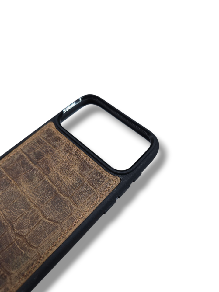 İphone 17 PRO MAX Model  Uyumlu ESKİTME KAHVE CROCO Hakiki Deri İsme Özel Ücretsiz Kişiselleştirme Seçeneği İle Kadın Erkek Kullanım premium  Tam Uyumlu Silikon Kılıf Ücretsiz Kargo Visso Leather Geçek Orjinal Dana Derisi
