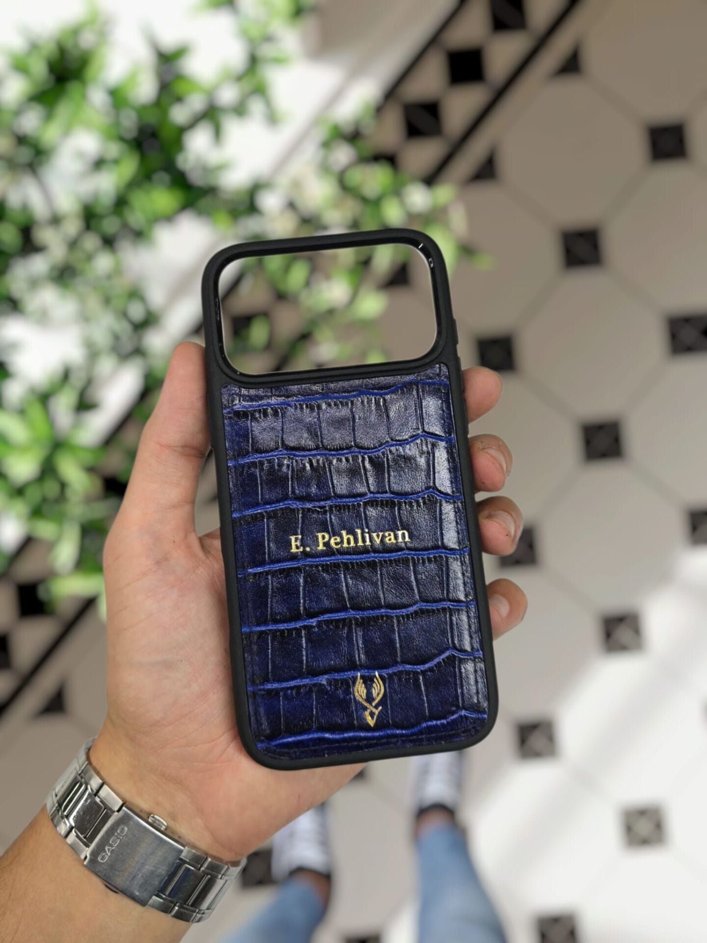 İphone 17 PRO MAX Model Uyumlu LACİVERT CROCO Hakiki Deri İsme Özel Ücretsiz Kişiselleştirme Seçeneği İle Kadın Erkek Kullanım premium  Tam Uyumlu Silikon Kılıf Ücretsiz Kargo Visso Leather Geçek Orjinal Dana Derisi