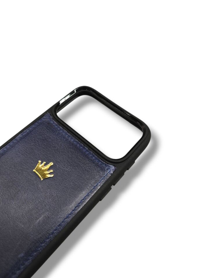 İphone 17 PRO MAX Model Uyumlu LACİVERT CRAYZ TAÇ LOGO Hakiki Deri İsme Özel Ücretsiz Kişiselleştirme Seçeneği İle Kadın Erkek Kullanım premium  Tam Uyumlu Silikon Kılıf Ücretsiz Kargo Visso Leather Geçek Orjinal Dana Derisi
