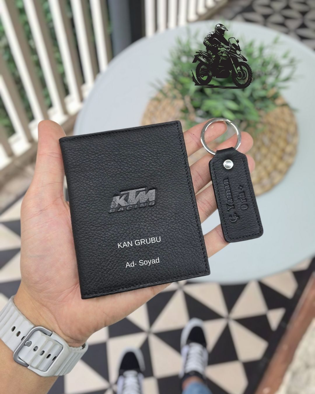 KTM MOTOSİKLET Hakiki Deri Ruhsat Kılıfı İsme Özel Çanta Erkek Kadın Unisex Modeli Visso Gerçek Dana Derisi SİYAH Renk + ANAHTARLIK