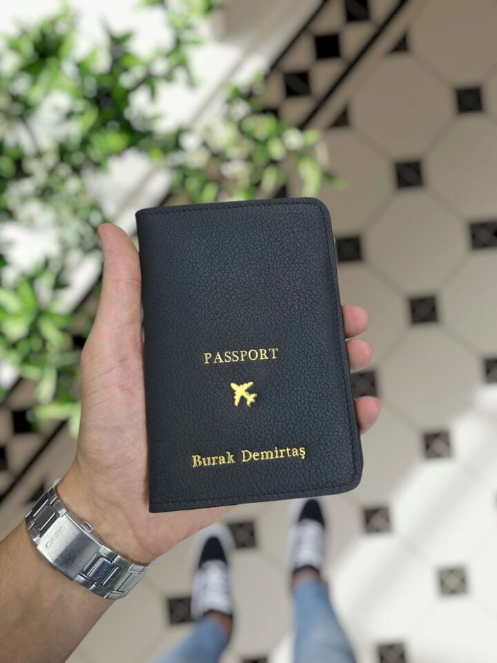 VİSSO 911 HAKİKİ ORJİNAL DERİ ÇANTA  KREDİ KART VE KİMLİK HAZNELİ PASAPORTLUK - DERİ PASAPORT KILIFI Uçak Logo Yaldız Baskılı SİYAH GUTTY