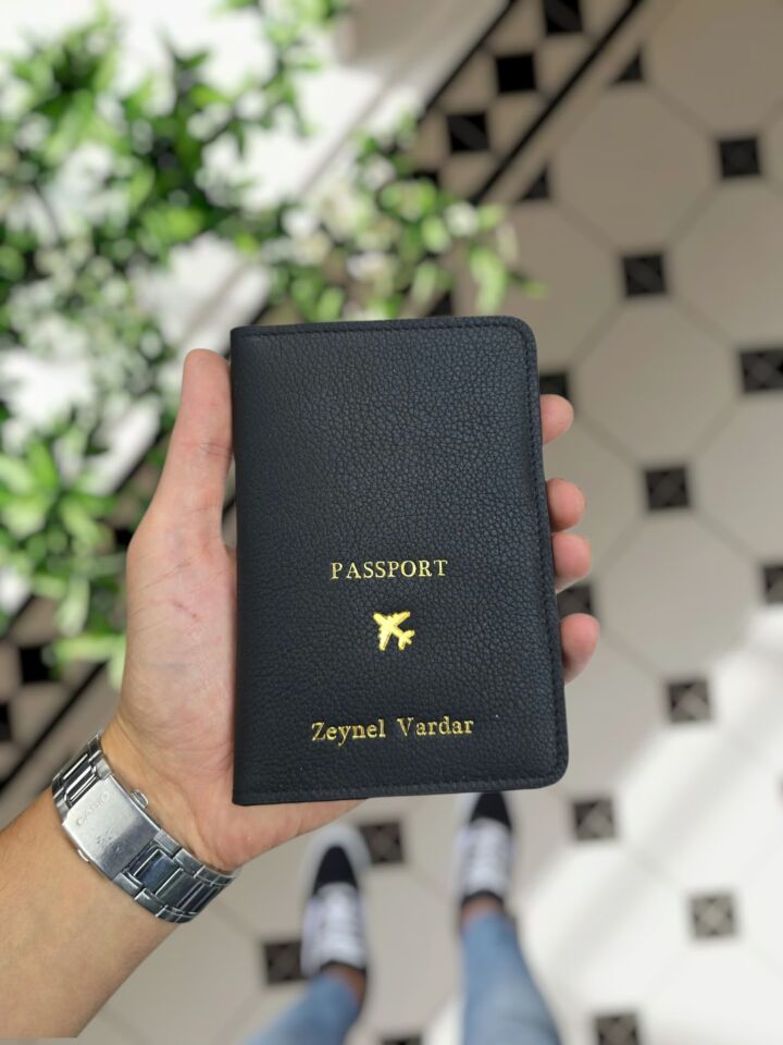VİSSO 911 HAKİKİ ORJİNAL DERİ ÇANTA  KREDİ KART VE KİMLİK HAZNELİ PASAPORTLUK - DERİ PASAPORT KILIFI Uçak Logo Yaldız Baskılı SİYAH GUTTY
