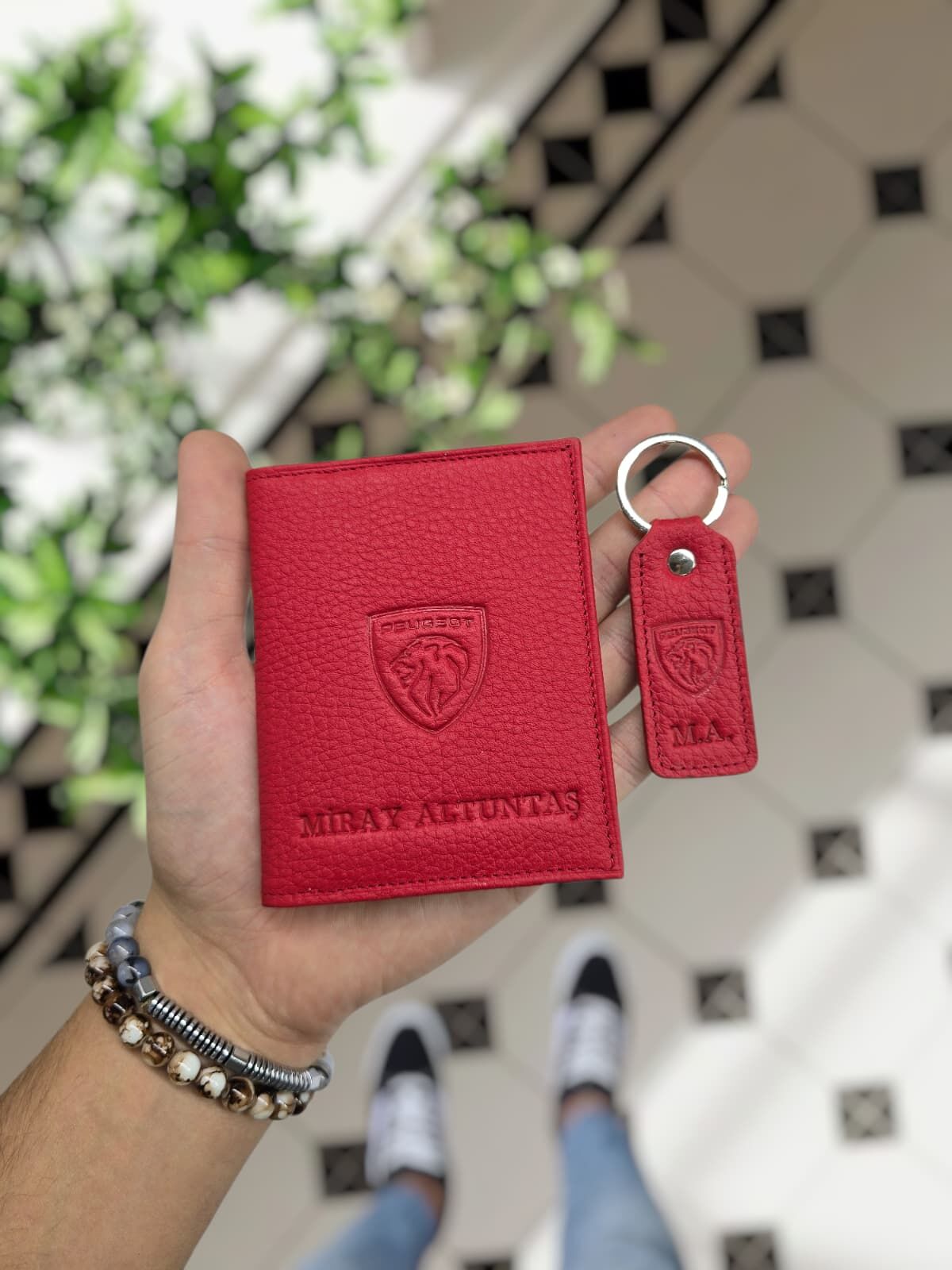 Peugeot VİSSO 1904 Hakiki Deri Araç Ruhsat Kılıfı İsme Özel Çanta Erkek Kadın Modeli PEUGEOT Kırmızı Ve Anahtarlık