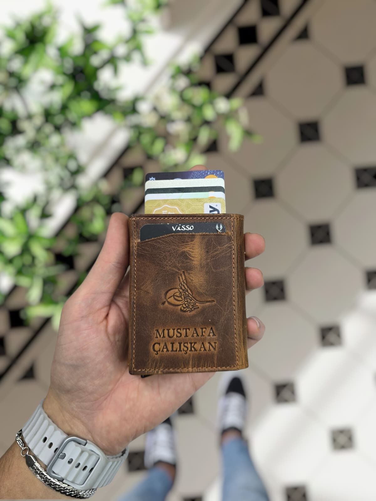 VİSSO 684 Hakiki Deri Kağıt Para Bölmeli Mekanizmalı Kartlık Cüzdan Kişiye Özel Çanta FINDIK MATRİX Tuğra Logo