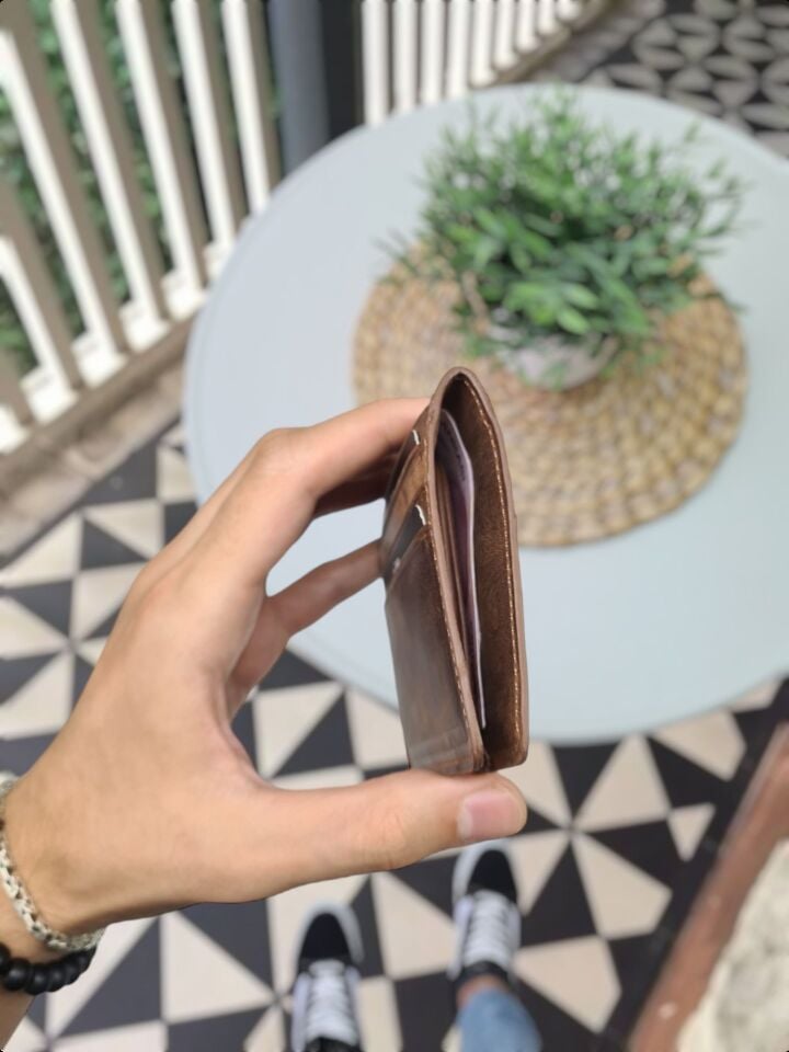 Sevgili VİSSO 657 HAKİKİ DERİ ÇANTA  İSME ÖZEL DERİ KAĞIT PARA BÖLMELİ KADIN ERKEK DERİ Mıknatıslı Kartlık KREDİ KARTLIK Fındık Matrix + Anahtarlık + Set Kutu