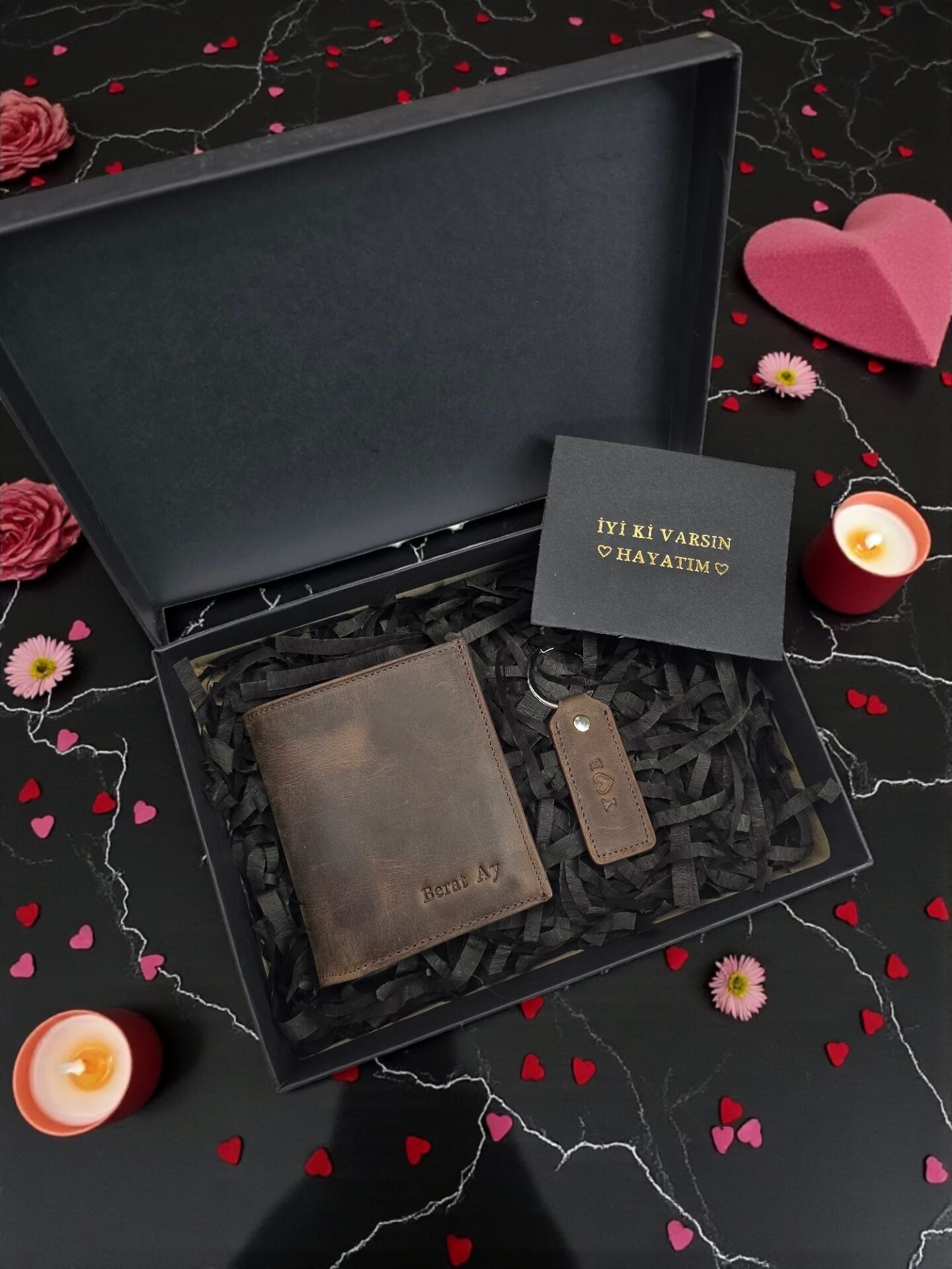 Sevgili VİSSO 114 HAKİKİ DERİ ÇANTA  İSME ÖZEL ÜÇ KİMLİK KART BÖLMELİ  FERMUARLI KADIN ERKEK ÇITIÇITLI CÜZDAN KAHVE MATRİX CÜZDAN + Anahtarlık + Set kutu