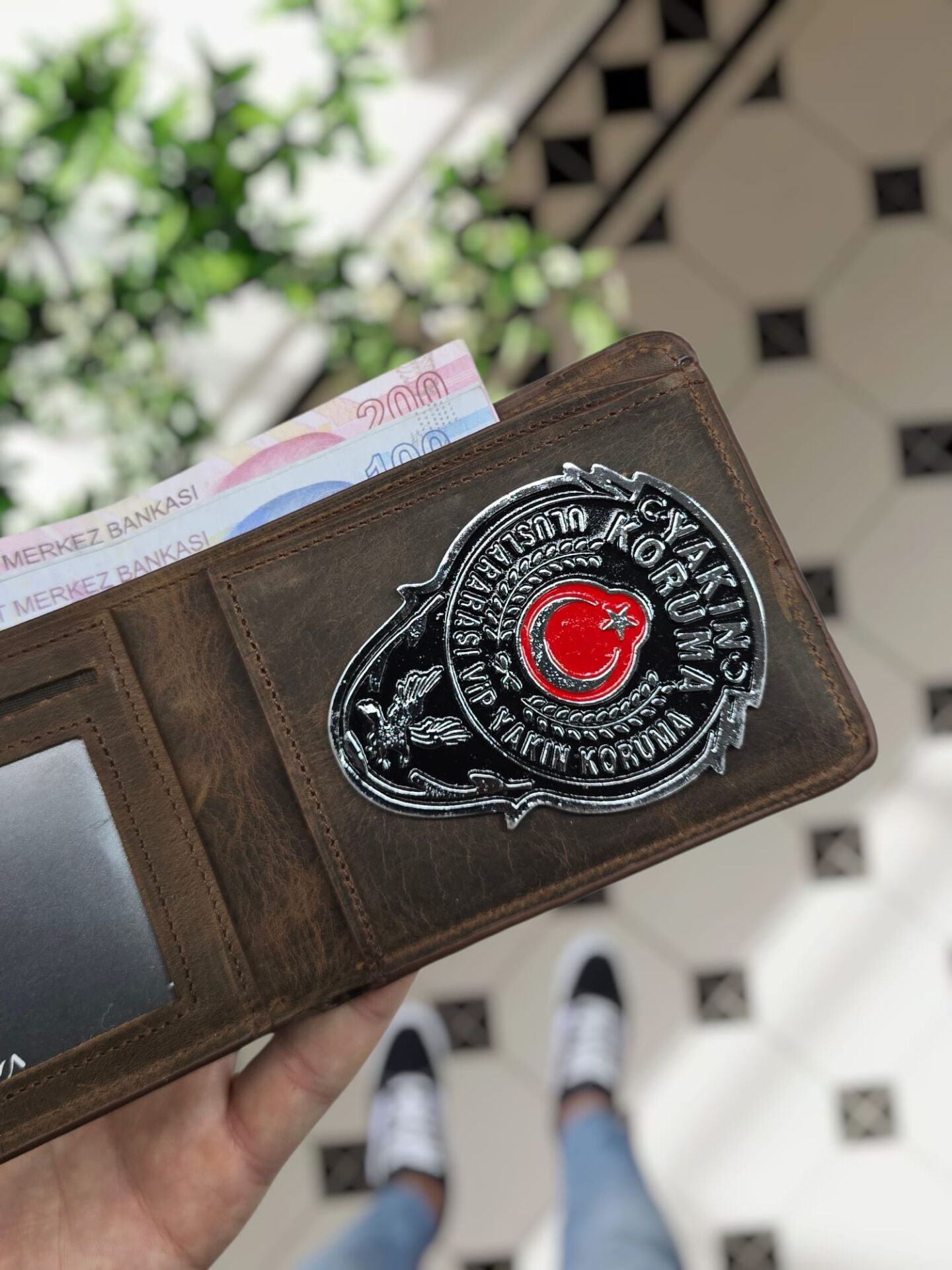 VİSSO 1236 Yakın Koruma HAKİKİ DERİ ÇANTA İSME ÖZEL KAĞIT PARA VE KİMLİK BÖLMELİ ERKEK VE KADIN CÜZDAN Kahve Matrix