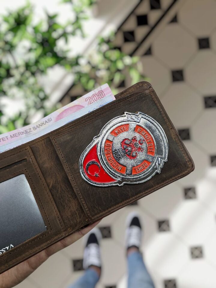 VİSSO 1236 Kıyı Emniyeti Rozetli HAKİKİ DERİ ÇANTA İSME ÖZEL ROZETLİ KAĞIT PARA VE KİMLİK BÖLMELİ ERKEK VE KADIN CÜZDAN Kahve Matrix