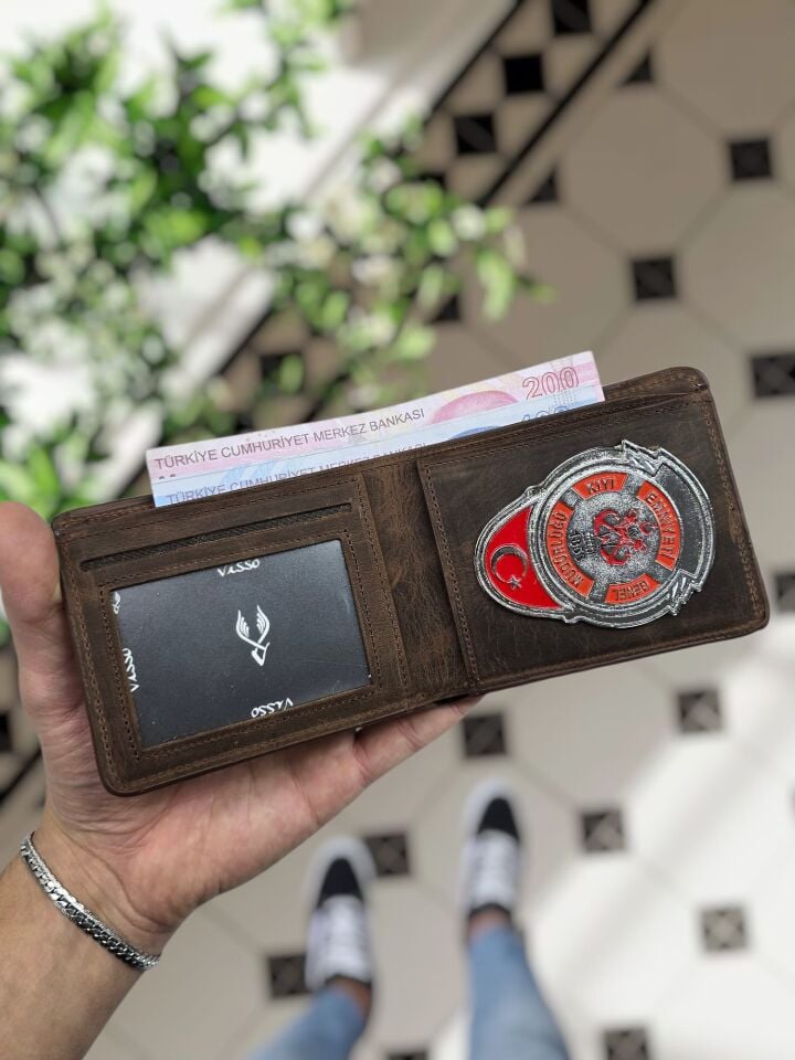 VİSSO 1236 Kıyı Emniyeti Rozetli HAKİKİ DERİ ÇANTA İSME ÖZEL ROZETLİ KAĞIT PARA VE KİMLİK BÖLMELİ ERKEK VE KADIN CÜZDAN Kahve Matrix