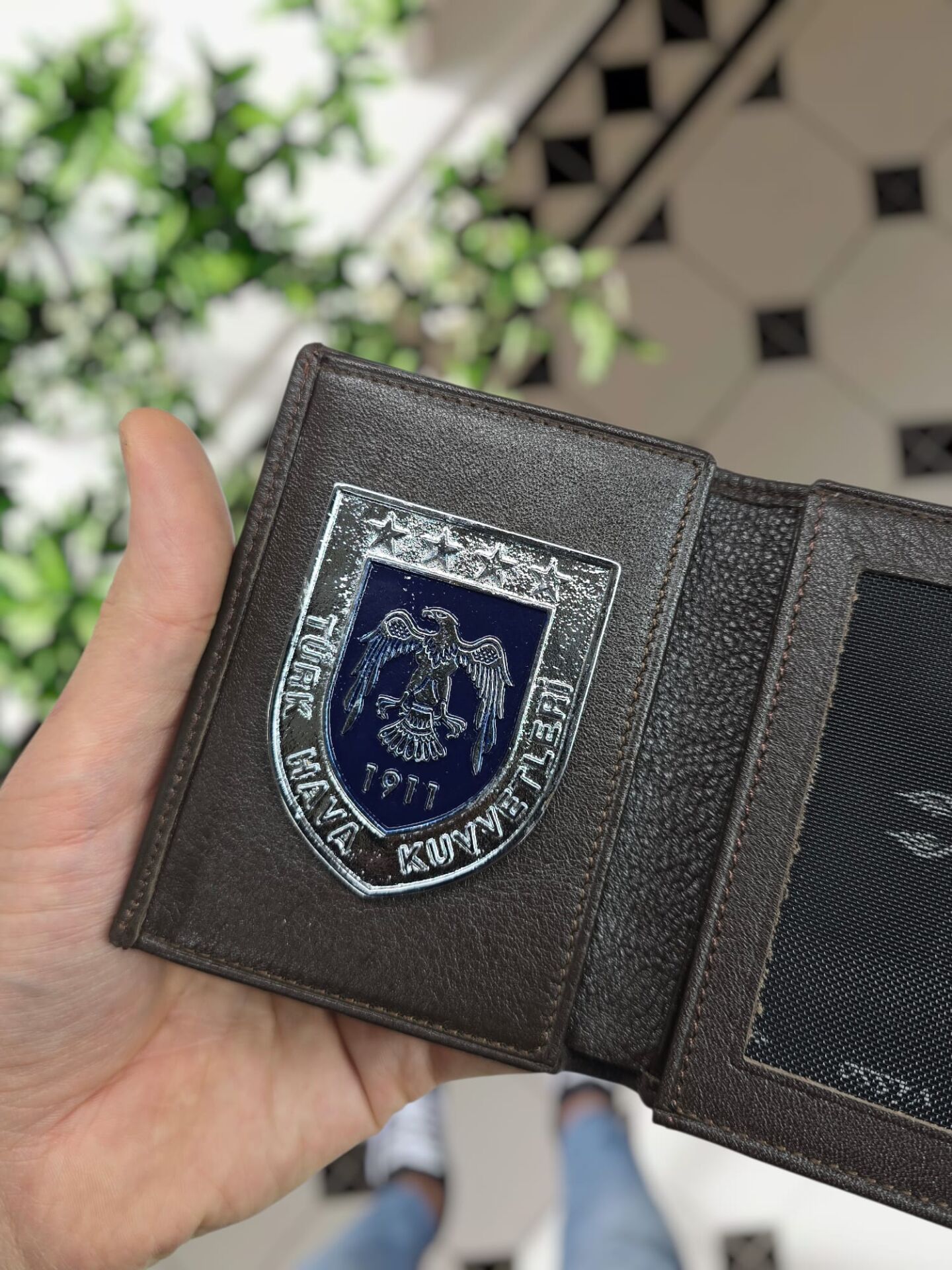 VİSSO 1131 hava HAKİKİ ORJİNAL DERİ ÇANTA  3 ADET KİMLİK KART GÖZLÜ FERMUARLI KADIN ERKEK CÜZDAN METAL  ROZETLİ kahverengi