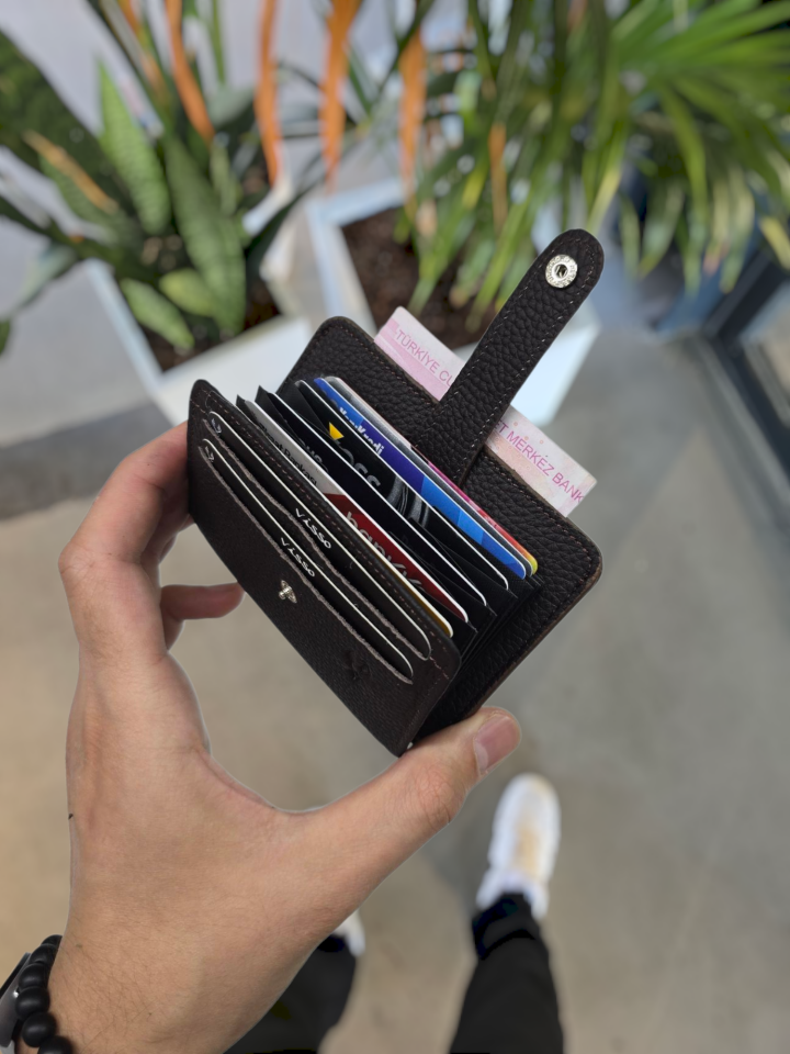 VİSSO 8600  KAHVE GUTTY Hakiki Deri Çıtçıtlı Akordeon Kartlık Akordeon Kimlik Bölmeli Kişiye İsme Özel Bay Bayan Çanta KAHVERENGİ  TANITIM FİYATI