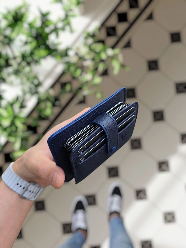 VİSSO 8600 LACİVERT NAPA Hakiki Deri Çıtçıtlı Akordeon Kartlık Akordeon Kimlik Bölmeli Kişiye İsme Özel Bay Bayan Çanta LACİVERT RENK TANITIM FİYATI