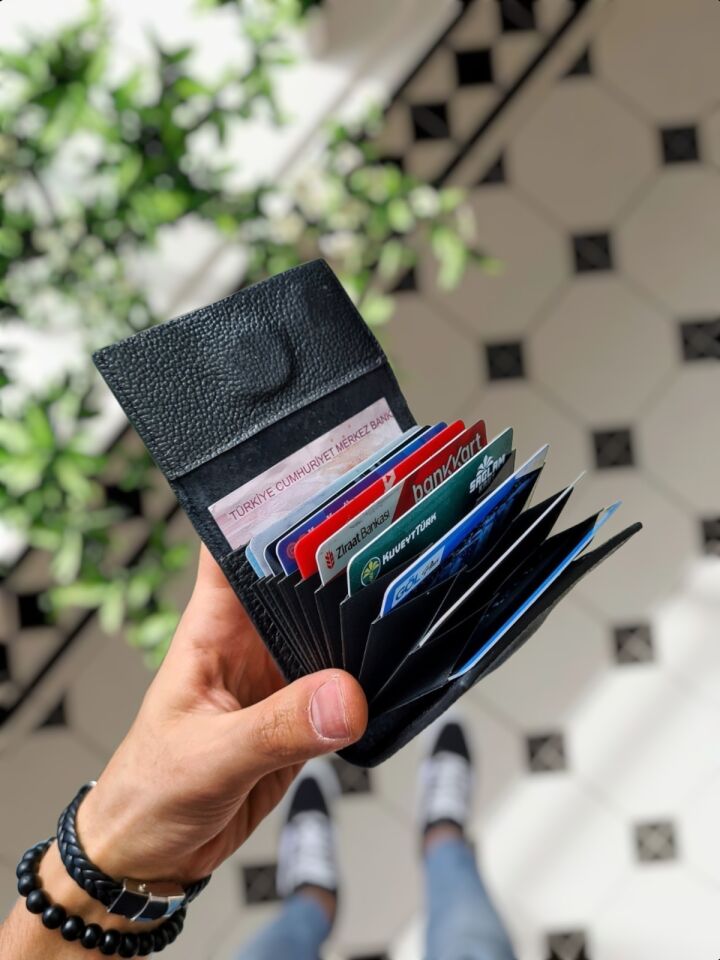 VİSSO 660 YEŞİL SİYAH KAMUFLAJ HAKİKİ DERİ  ÇANTA İSME ÖZEL GÜÇLÜ MIKNATISLI KİLİT AKORDİYON YELPAZE KARTLIK CÜZDAN ERKEK KADIN MODELİ