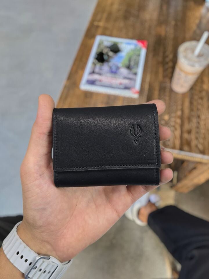 VİSSO 660 CAPTAİN BLACK İTALYAN MAT DÜZ HAKİKİ DERİ ÇANTA  İSME ÖZEL GÜÇLÜ MIKNATISLI KİLİT AKORDİYON YELPAZE KARTLIK CÜZDAN ERKEK KADIN MODELİ