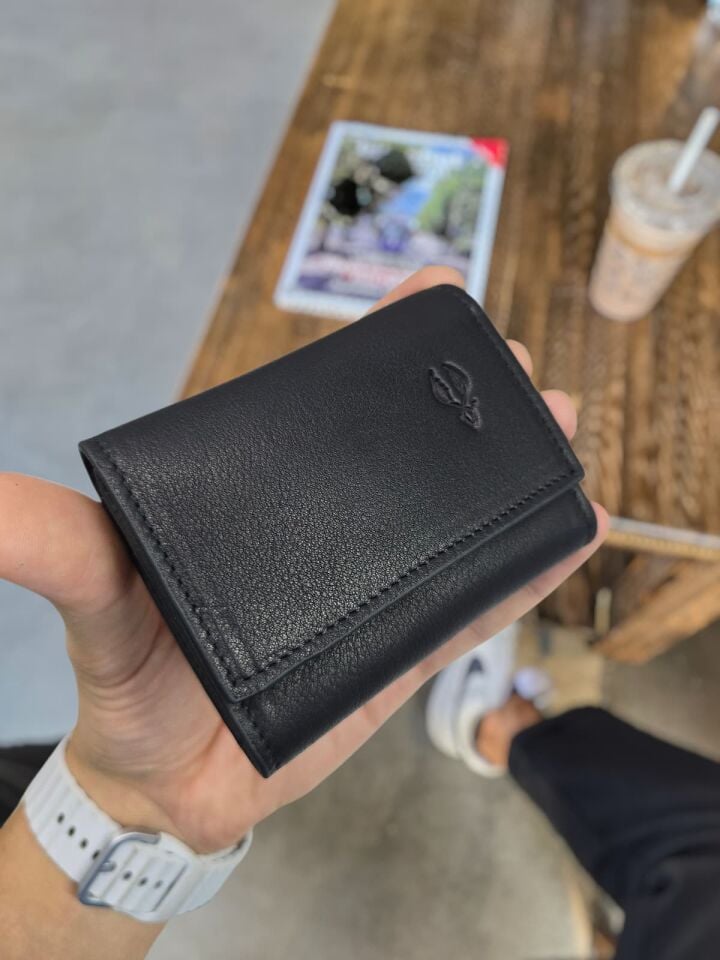 VİSSO 660 CAPTAİN BLACK İTALYAN MAT DÜZ HAKİKİ DERİ ÇANTA  İSME ÖZEL GÜÇLÜ MIKNATISLI KİLİT AKORDİYON YELPAZE KARTLIK CÜZDAN ERKEK KADIN MODELİ