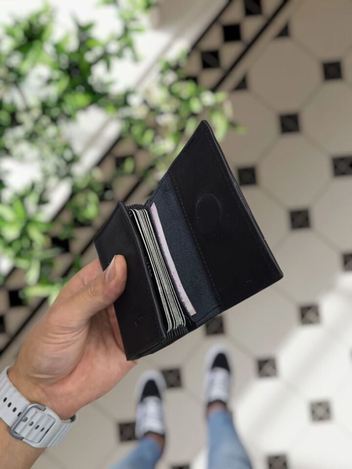 VİSSO 660 CAPTAİN BLACK İTALYAN MAT DÜZ HAKİKİ DERİ ÇANTA  İSME ÖZEL GÜÇLÜ MIKNATISLI KİLİT AKORDİYON YELPAZE KARTLIK CÜZDAN ERKEK KADIN MODELİ