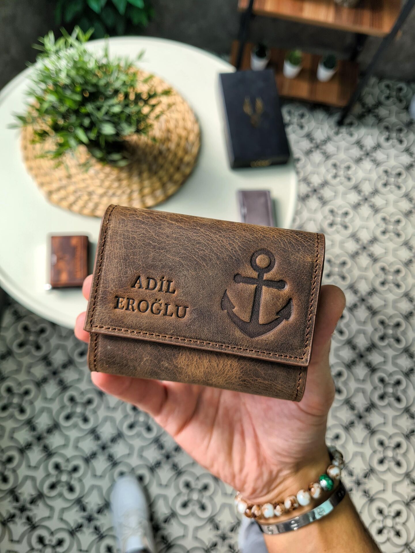 VİSSO 660 Kahve Matrix  HAKİKİ DERİ ÇANTA İSME ÖZEL GÜÇLÜ MIKNATISLI KİLİT AKORDİYON YELPAZE KARTLIK CÜZDAN ERKEK KADIN MODELİ