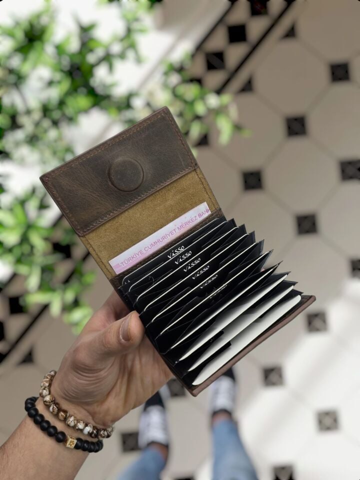 VİSSO 660 KAHVE MATRİX HAKİKİ DERİ ÇANTA İSME ÖZEL GÜÇLÜ MIKNATISLI KİLİT AKORDİYON YELPAZE KARTLIK CÜZDAN ERKEK KADIN MODELİ