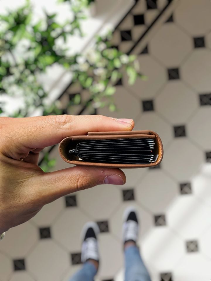 VİSSO 660 FINDIK MATRİX HAKİKİ DERİ ÇANTA  İSME ÖZEL GÜÇLÜ MIKNATISLI KİLİT AKORDİYON YELPAZE KARTLIK CÜZDAN ERKEK KADIN MODELİ