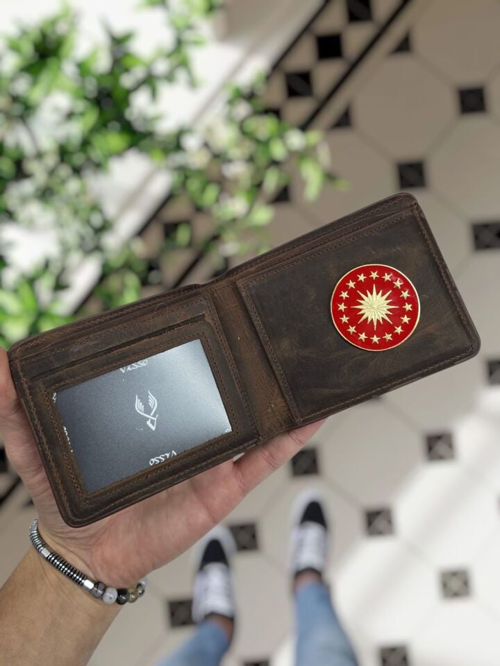 VİSSO 1236 Cumhurbaşkanlığı Rozetli HAKİKİ DERİ ÇANTA İSME ÖZEL KAĞIT PARA VE KİMLİK BÖLMELİ ERKEK VE KADIN CÜZDAN Kahverengi Deri