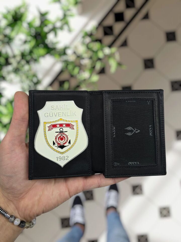 VİSSO 1131 Sahil Güvenlik Rozetli HAKİKİ ORJİNAL DERİ ÇANTA SİYAH RENK 3 ADET KİMLİK KART GÖZLÜ FERMUARLI ROZETLİ KADIN ERKEK CÜZDAN Siyah Renk  Deri