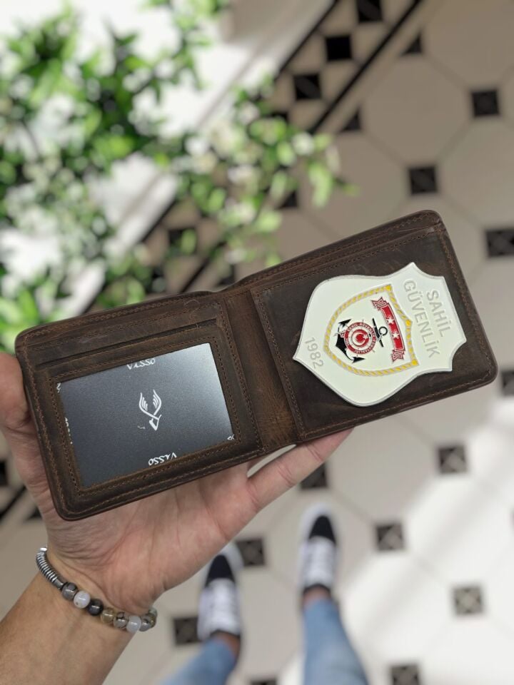 VİSSO 1236 Sahil Güvenlik Rozetli HAKİKİ DERİ ÇANTA İSME ÖZEL KAĞIT PARA VE KİMLİK BÖLMELİ ERKEK VE KADIN CÜZDAN Kahverengi Deri