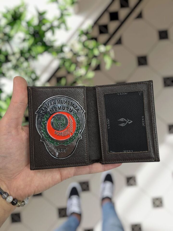 VİSSO 1131 ORMAN BAKNLIĞI Rozetli HAKİKİ ORJİNAL DERİ ÇANTA  3 ADET KİMLİK KART GÖZLÜ FERMUARLI KADIN ERKEK CÜZDAN METAL ROZETLİ Kahverengi