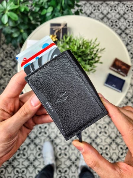 VİSSO 683 SİYAH HAKİKİ DERİ ÇANTA  ÇOK KART KAPASİTELİ KAĞIT PARA BÖLMELİ İSME ÖZEL MEKANİZMALI AKILLI OTOMATİK GÜÇLÜ MIKNATIS KİLİTLİ CÜZDAN KARTLIK