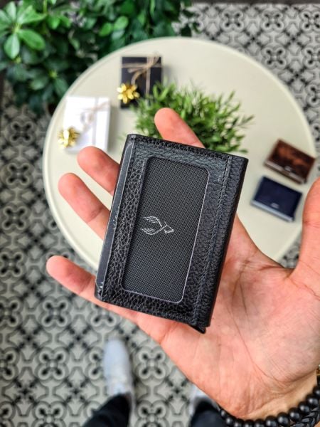 VİSSO 683 SİYAH HAKİKİ DERİ ÇANTA  ÇOK KART KAPASİTELİ KAĞIT PARA BÖLMELİ İSME ÖZEL MEKANİZMALI AKILLI OTOMATİK GÜÇLÜ MIKNATIS KİLİTLİ CÜZDAN KARTLIK