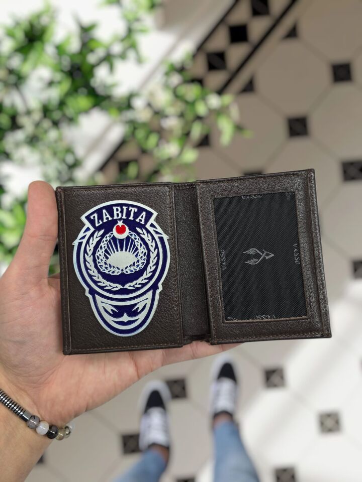 VİSSO 1131 ZABITA Rozetli HAKİKİ ORJİNAL DERİ ÇANTA  3 ADET KİMLİK KART GÖZLÜ FERMUARLI KADIN ERKEK CÜZDAN METAL ROZETLİ Kahverengi