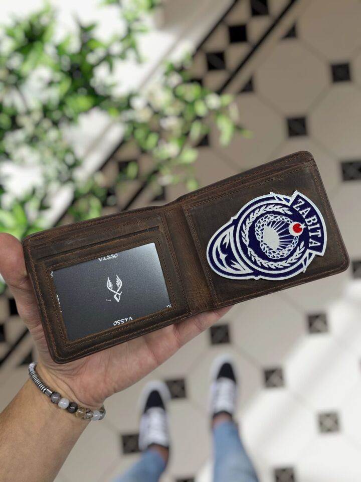 VİSSO 1236 ZABITA Rozetli HAKİKİ DERİ ÇANTA İSME ÖZEL KAĞIT PARA VE KİMLİK BÖLMELİ ERKEK VE KADIN CÜZDAN Kahverengi Deri