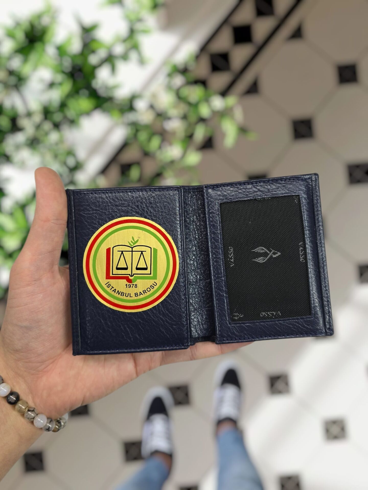 VİSSO 1131 İSTANBUL BAROSU Rozetli HAKİKİ ORJİNAL DERİ ÇANTA  3 ADET KİMLİK KART GÖZLÜ FERMUARLI KADIN ERKEK CÜZDAN  Metal Rozetli Lacivert Gutty