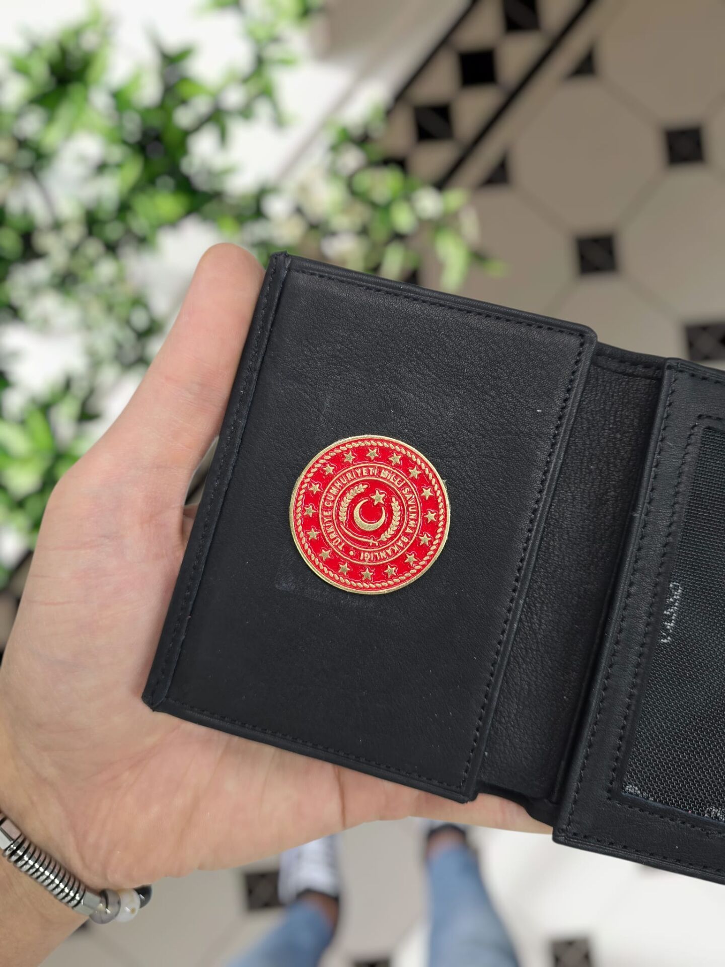 VİSSO 1131 Milli Savunma Rozetli HAKİKİ ORJİNAL DERİ ÇANTA SİYAH RENK 3 ADET KİMLİK KART GÖZLÜ FERMUARLI ROZETLİ KADIN ERKEK CÜZDAN Siyah Renk  Deri