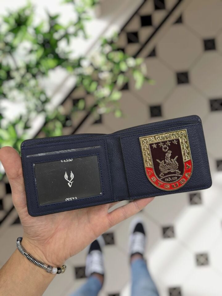 VİSSO 1236 LACİVERT DERİ Astsubay Rozetli HAKİKİ DERİ CÜZDAN İSME ÖZEL POLİS ROZETLİ KAĞIT PARA VE KİMLİK BÖLMELİ ERKEK VE KADIN CÜZDAN LACİVERT GUTTY