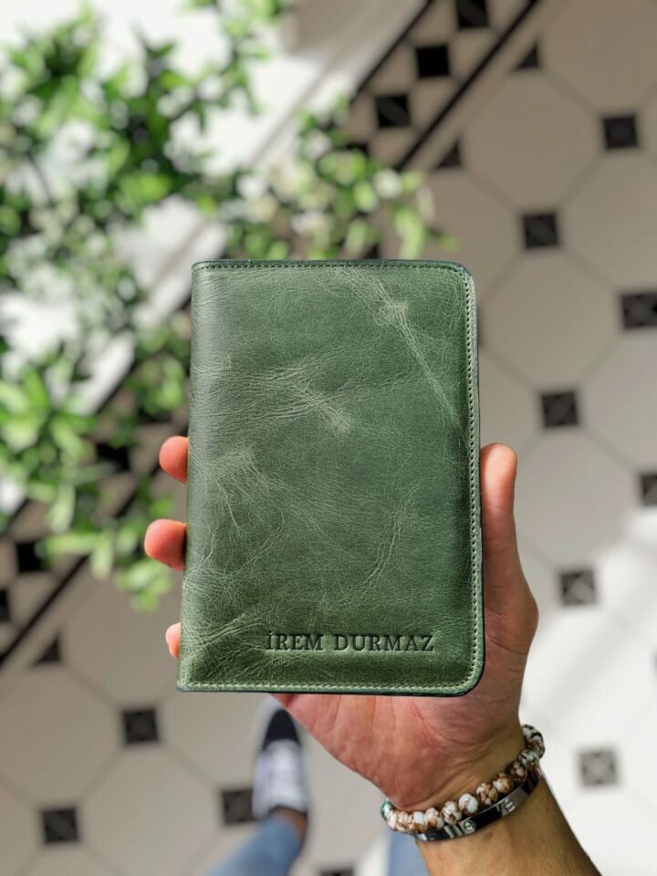 VİSSO 911 HAKİKİ ORJİNAL DERİ ÇANTA KREDİ KART VE KİMLİK HAZNELİ PASAPORTLUK - DERİ PASAPORT KILIFI YEŞİL MATRİX RENK KAMPANYALI