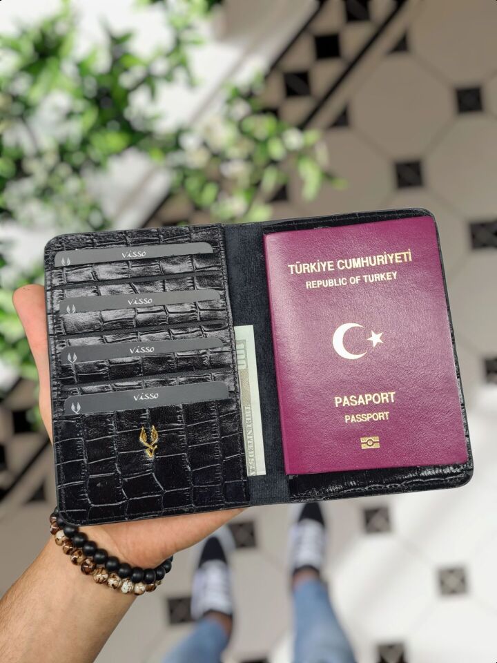VİSSO 911 HAKİKİ ORJİNAL DERİ ÇANTA KREDİ KART VE KİMLİK HAZNELİ PASAPORTLUK - DERİ PASAPORT KILIFI Siyah Croco Yaldızlı Baskı KAMPANYALI