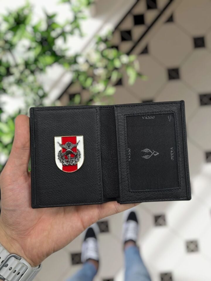 VİSSO 1131 TSK Rozetli HAKİKİ ORJİNAL DERİ ÇANTA SİYAH RENK 3 ADET KİMLİK KART GÖZLÜ FERMUARLI Türk Silahlı Kuvvetleri ROZETLİ KADIN ERKEK CÜZDAN Siyah Renk Deri