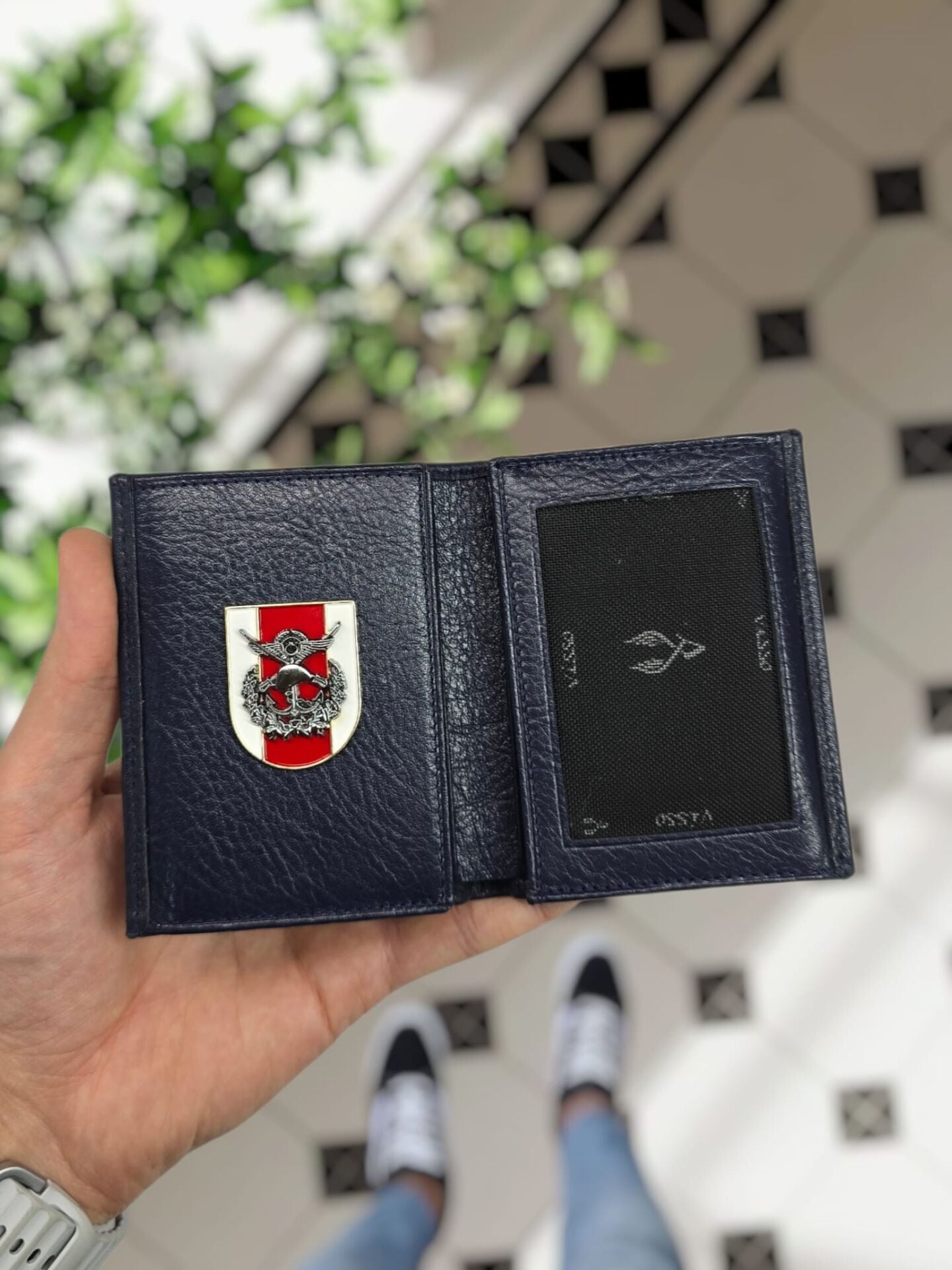 VİSSO 1131 TSK Rozetli HAKİKİ ORJİNAL DERİ ÇANTA  3 ADET KİMLİK KART GÖZLÜ FERMUARLI KADIN ERKEK CÜZDAN Türk Silahlı Kuvvetleri Metal Rozetli Lacivert Gutty