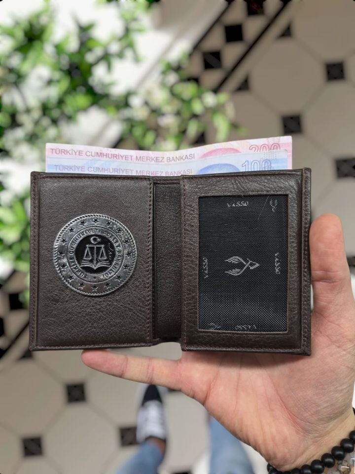 VİSSO 1131 HAKİKİ ORJİNAL DERİ ÇANTA  3 ADET KİMLİK KART GÖZLÜ FERMUARLI KADIN ERKEK CÜZDAN  Adalet bakanlığı METAL  ROZETLİ kahverengi