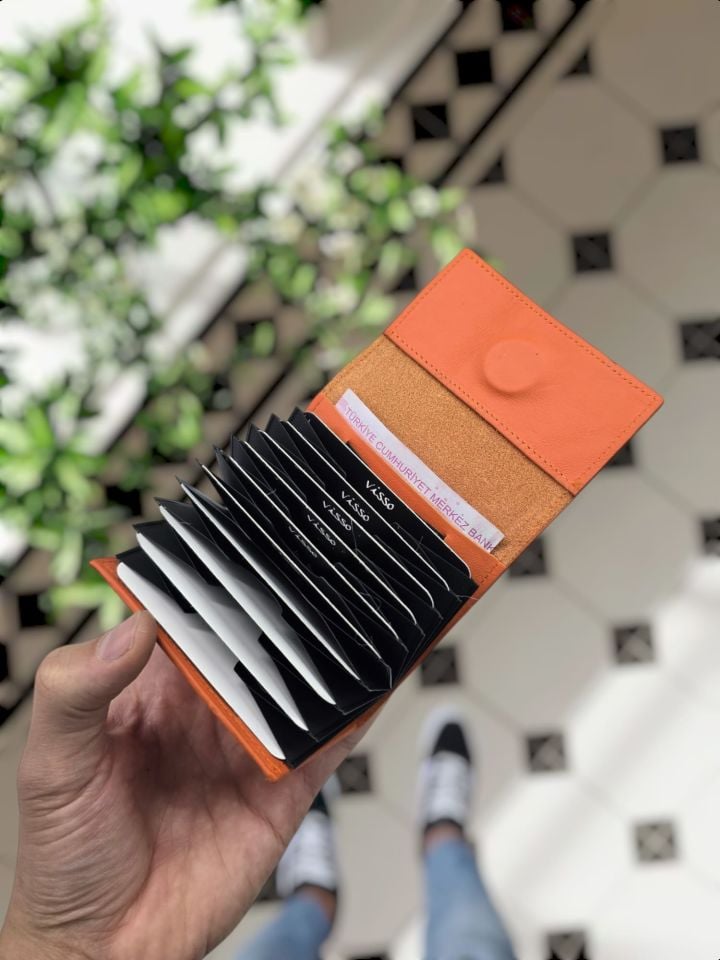 VİSSO 660 HAKİKİ DERİ ÇANTA  İSME ÖZEL GÜÇLÜ MIKNATISLI KİLİT AKORDİYON YELPAZE KARTLIK CÜZDAN ERKEK KADIN MODELİ Turuncu Napa