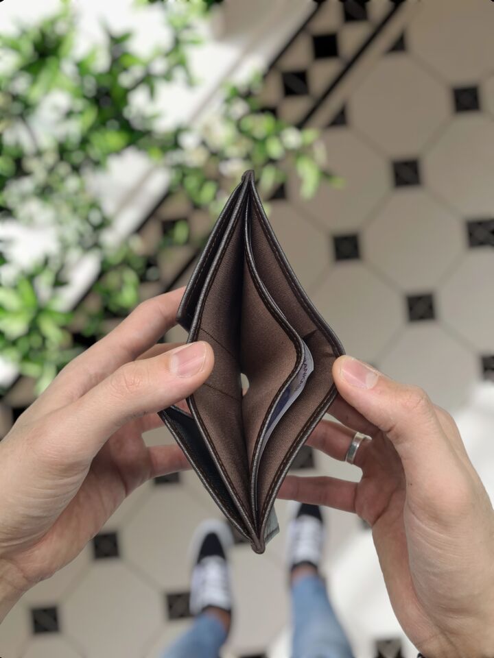 VİSSO 1131 HAKİKİ ORJİNAL DERİ ÇANTA  3 ADET KİMLİK KART GÖZLÜ FERMUARLI KADIN ERKEK CÜZDAN  Adalet bakanlığı Ceza Tetkik evi Personel METAL  ROZETLİ kahverengi