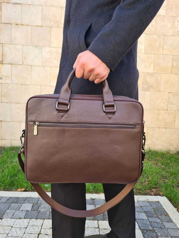 VİSSO 1071 Hakiki Deri Askılı Omuzda Ve Elde Taşınabilen Evrak & Notebook Laptop Çantası Kahverengi Deri