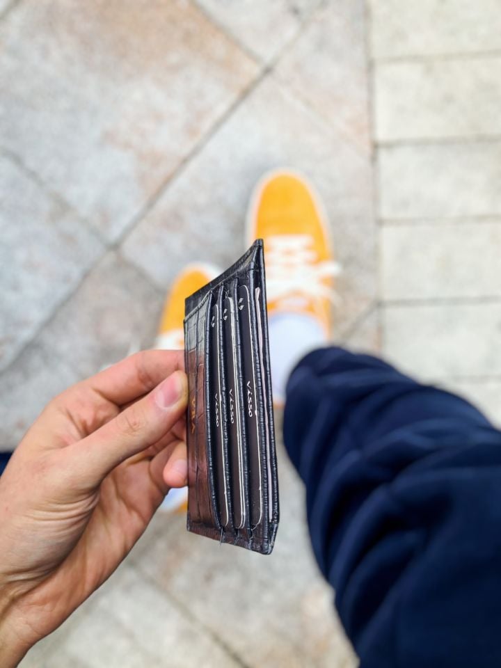 VİSSO 606 Hakiki Deri Çanta Kartlık + Telefon Kılıfı Kadın Erkek Deri Çanta Set  6 0 6 SİYAH CROCO + KILIF VİSSO GERÇEK DERİ İPHONE SAMSUNG - Apple DERİ TELEFON KILIFI  Kişiye Özel İsim Baskılı Kadın Erkek Unisex Koruyucu Telefon Kılıfı