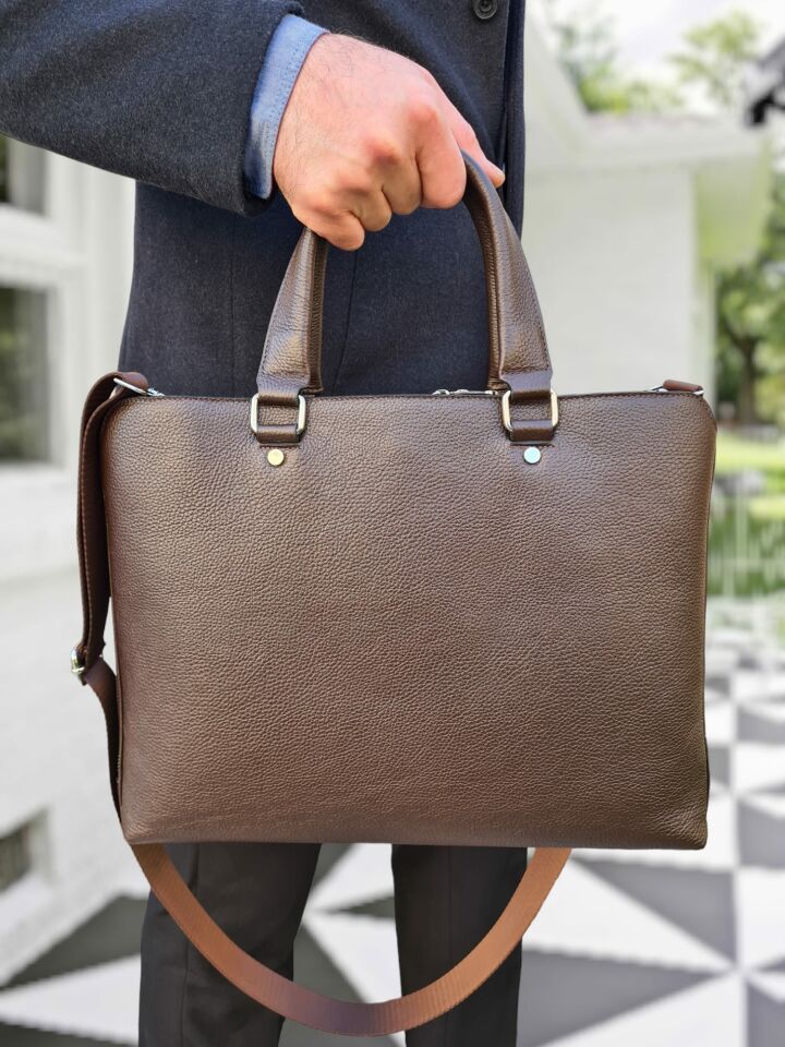 VİSSO 1072 Hakiki Deri Askılı Omuzda Ve Elde Taşınabilen Evrak & Notebook Laptop Çantası Kahverengi Deri