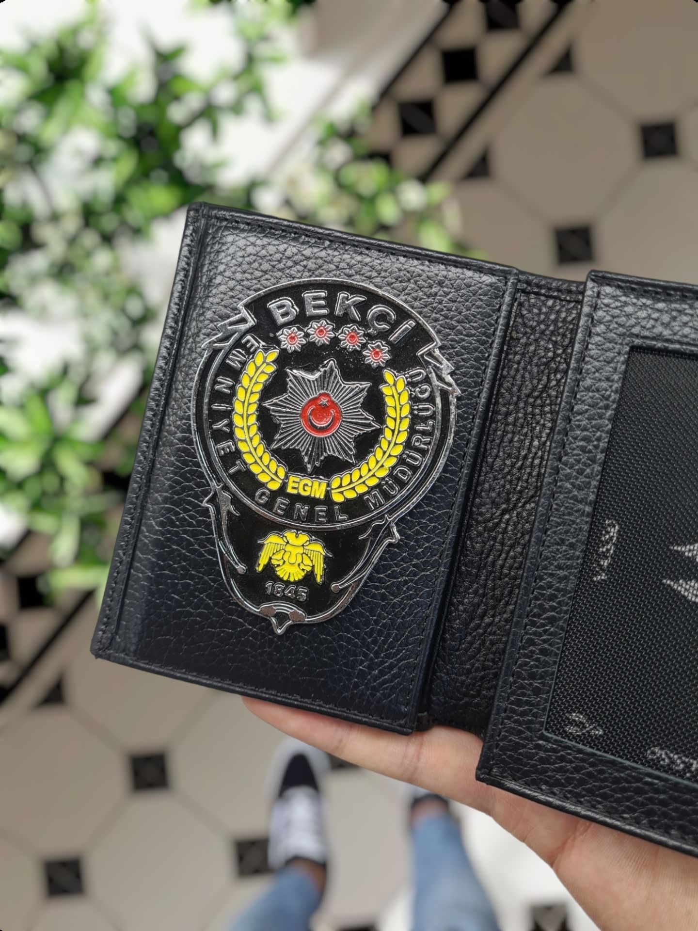 VİSSO 1131 HAKİKİ DERİ İSME ÖZEL BEKÇİ ROZETLİ KAĞIT PARA VE KİMLİK BÖLMELİ ERKEK VE KADIN CÜZDAN