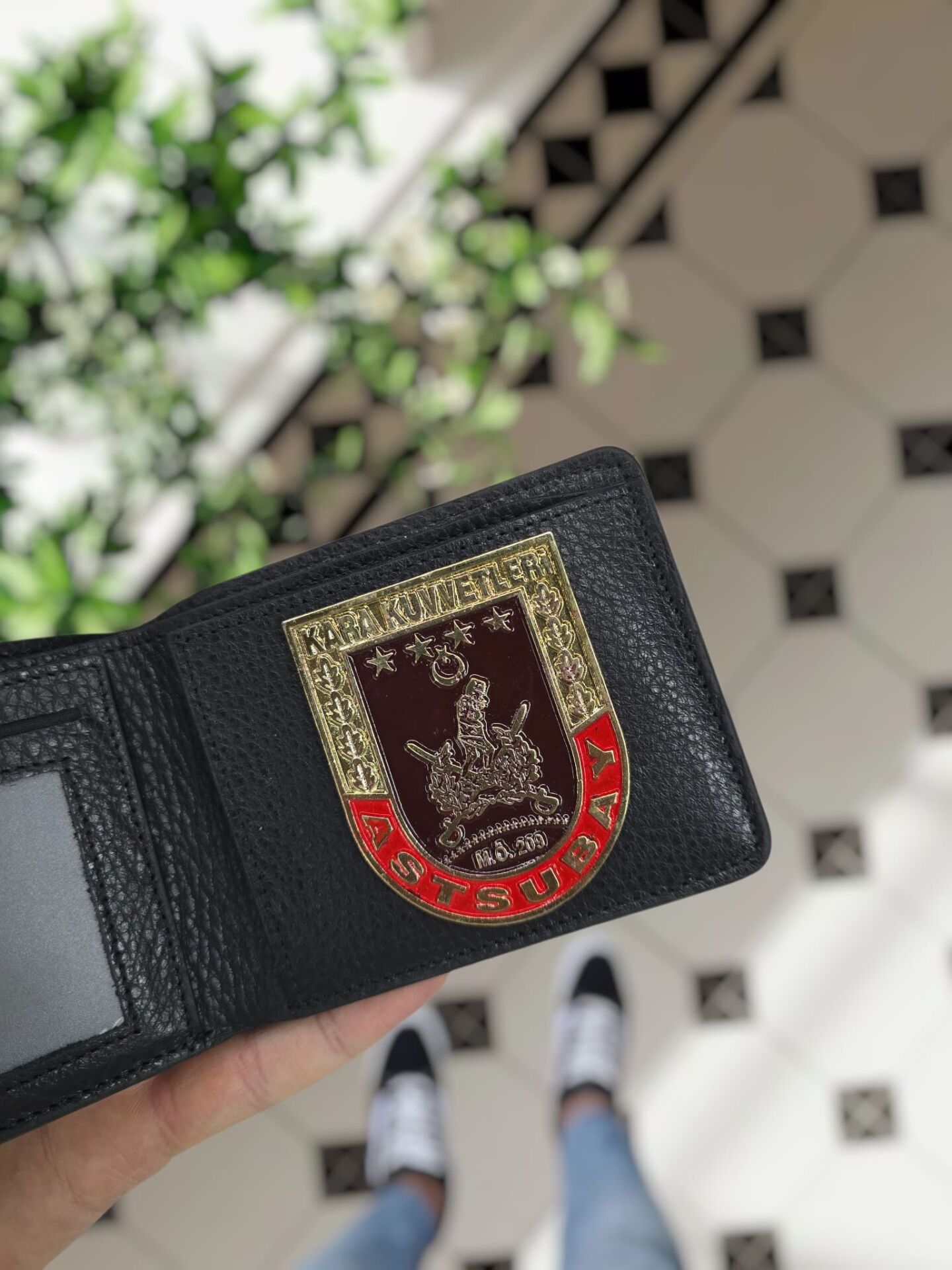 VİSSO 1236 Astsubay Rozetli HAKİKİ DERİ ÇANTA  SİYAH DERİ ASTSUBAY ROZETLİ KAĞIT PARA VE KİMLİK BÖLMELİ ERKEK VE KADIN CÜZDAN