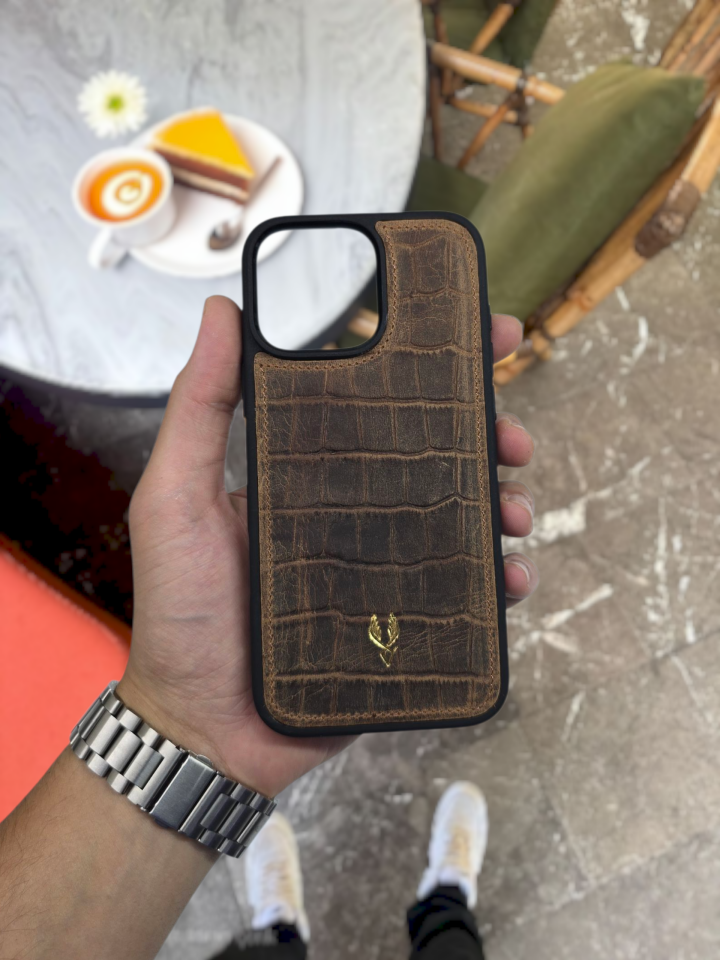 İphone 15 PLUS model ESKİTME KAHVE CROCO Deri Kılıf VİSSO Hakiki Deri İsme Özel Kişiselleştirme Kadın Erkek Kullanım Unisex Telefon Kılıf