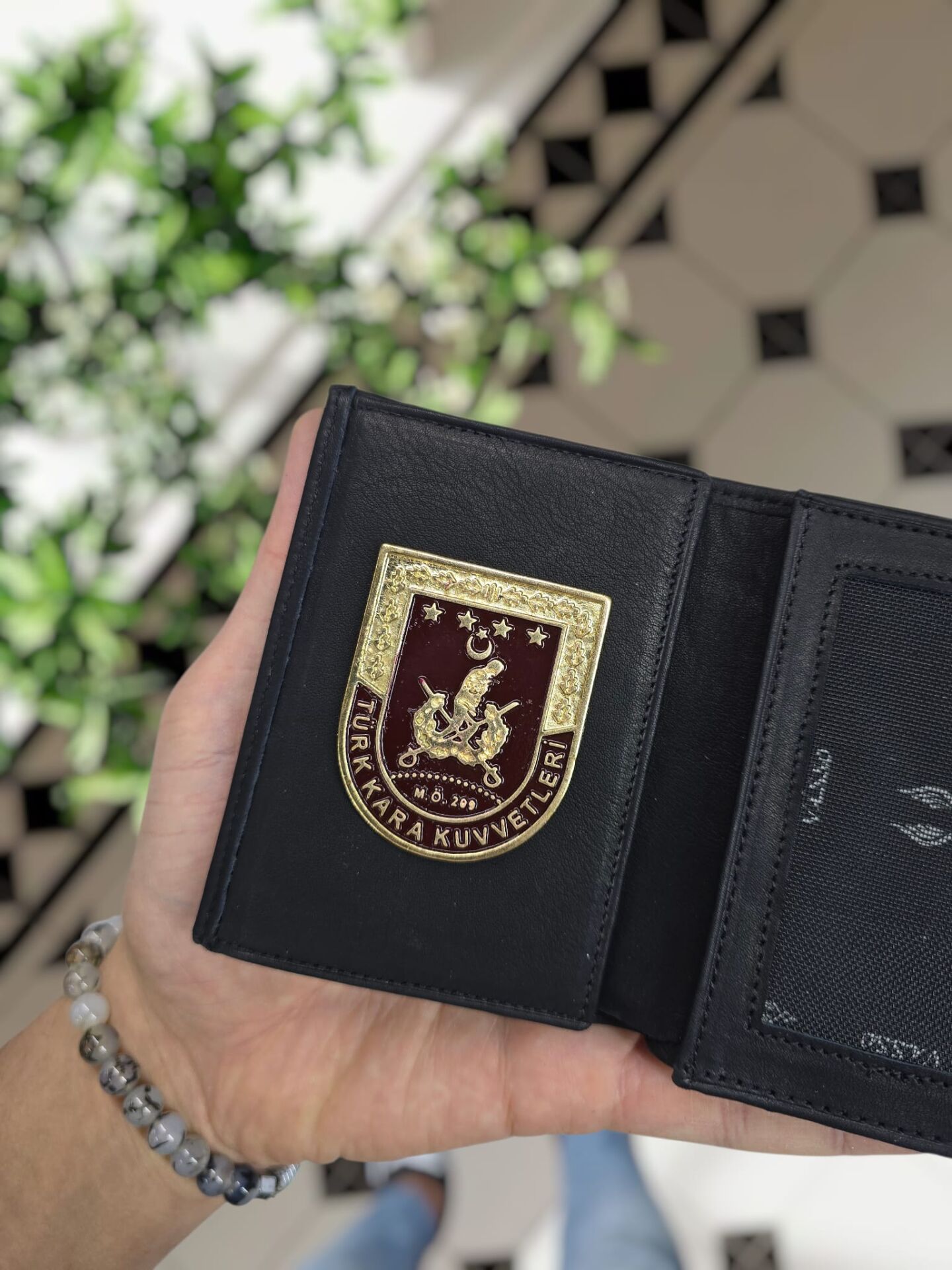 VİSSO 1131 Kara Kuvvetleri Rozetli HAKİKİ DERİ ÇANTA  İSME ÖZEL KARA KUVVETLERİ KOMUTANLIĞI ROZETLİ KAĞIT PARA VE KİMLİK BÖLMELİ ERKEK VE KADIN CÜZDAN